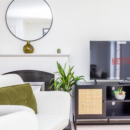 2 Tracy Avenue Villa Слау Екстериор снимка