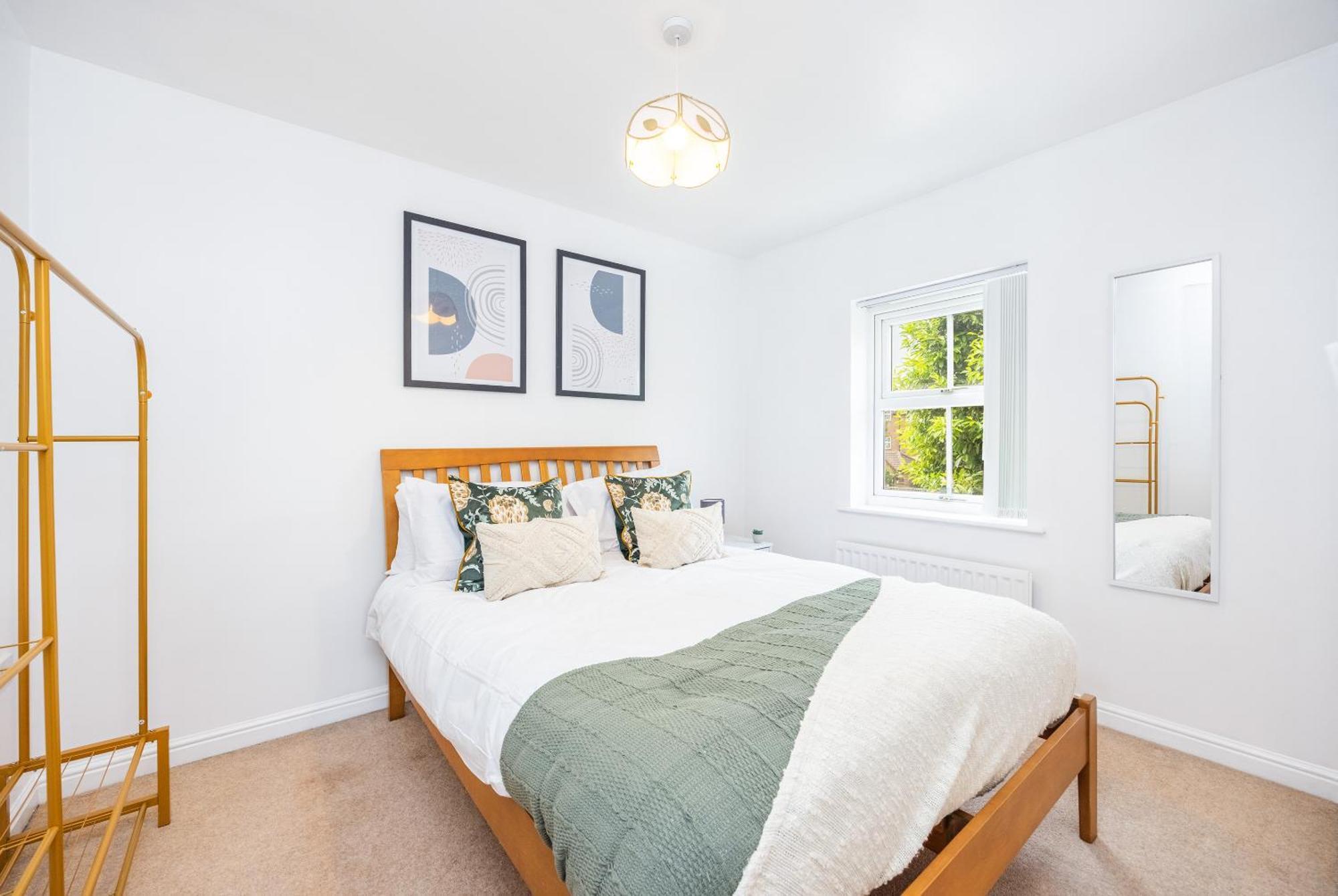 2 Tracy Avenue Villa Слау Екстериор снимка