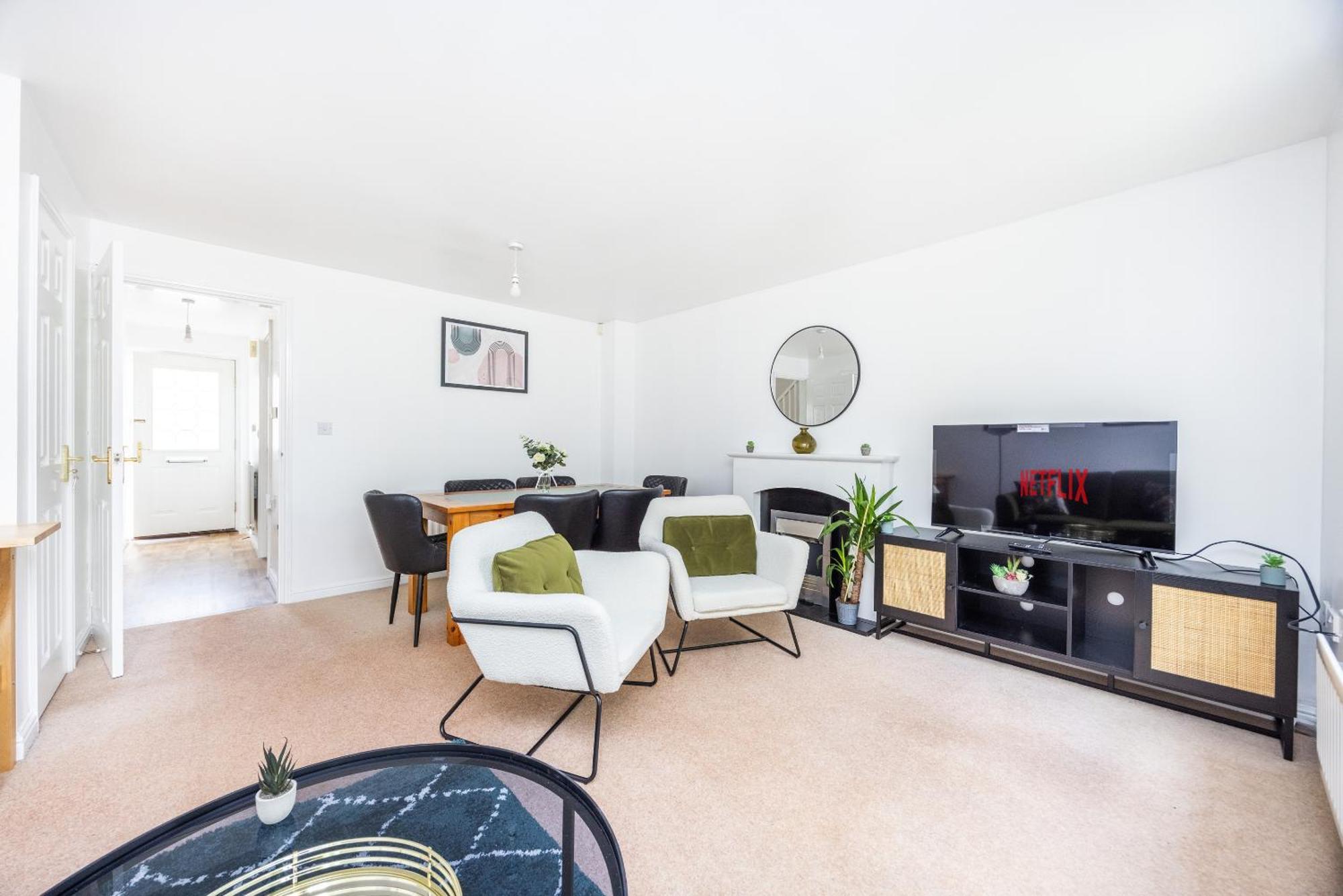 2 Tracy Avenue Villa Слау Екстериор снимка